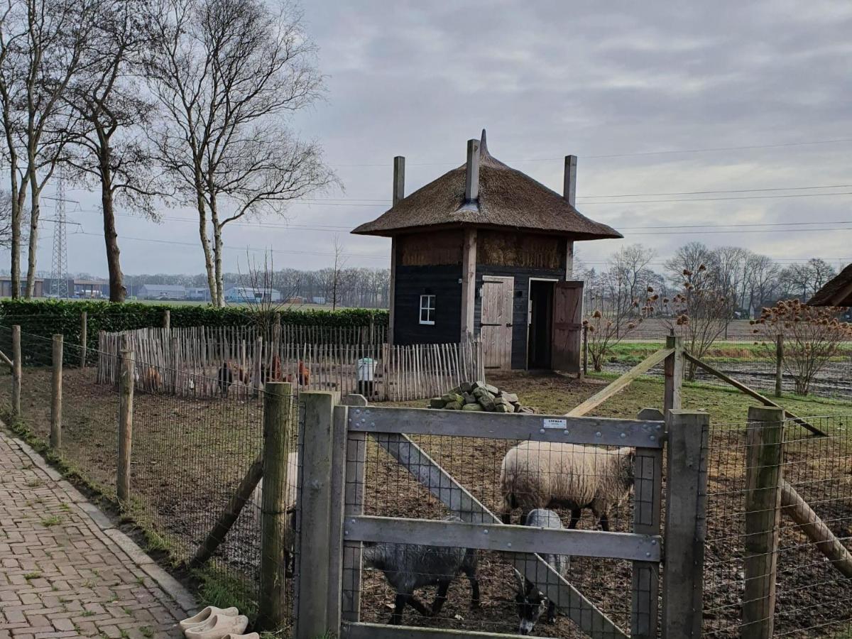 Holiday Home Heeresteeg In Nieuwleusen With Garden De Meele Luaran gambar